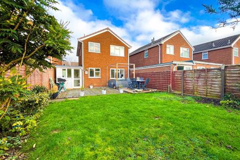 19 Cherrington Drive, Walsall, WS6 6NE