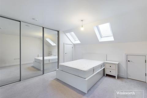 3 bedroom terraced house to rent, Greenham Avenue, Reading, Berkshire, RG2
