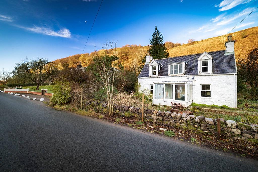 Creagan Dearg, Balnacra, Strathcarron, IV54 8YU 4 bed detached house