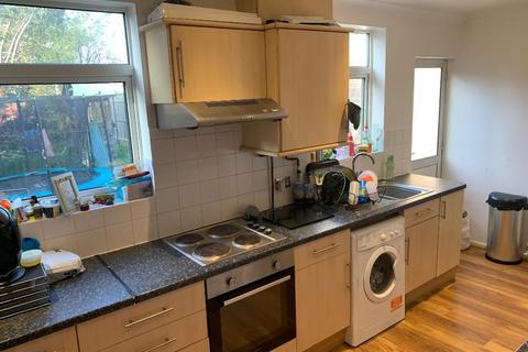 3 bedroom terraced house for sale - Whatley Avenue, London, SW20 9NT