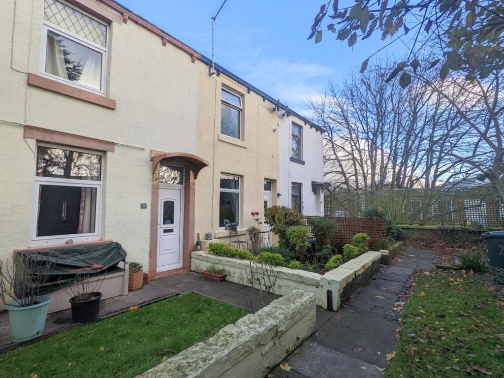 Railway Terrace, Simonstone, Lancashire, BB12 7NN 2 bed terraced house