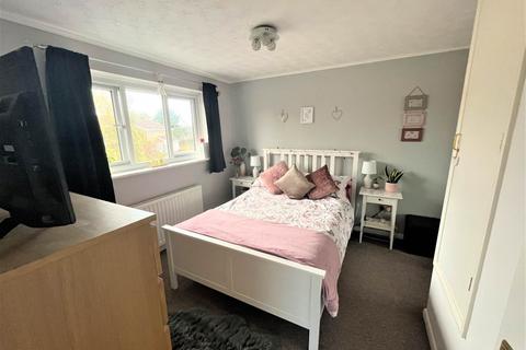2 bedroom house to rent - Longs Drive, Yate, Bristol