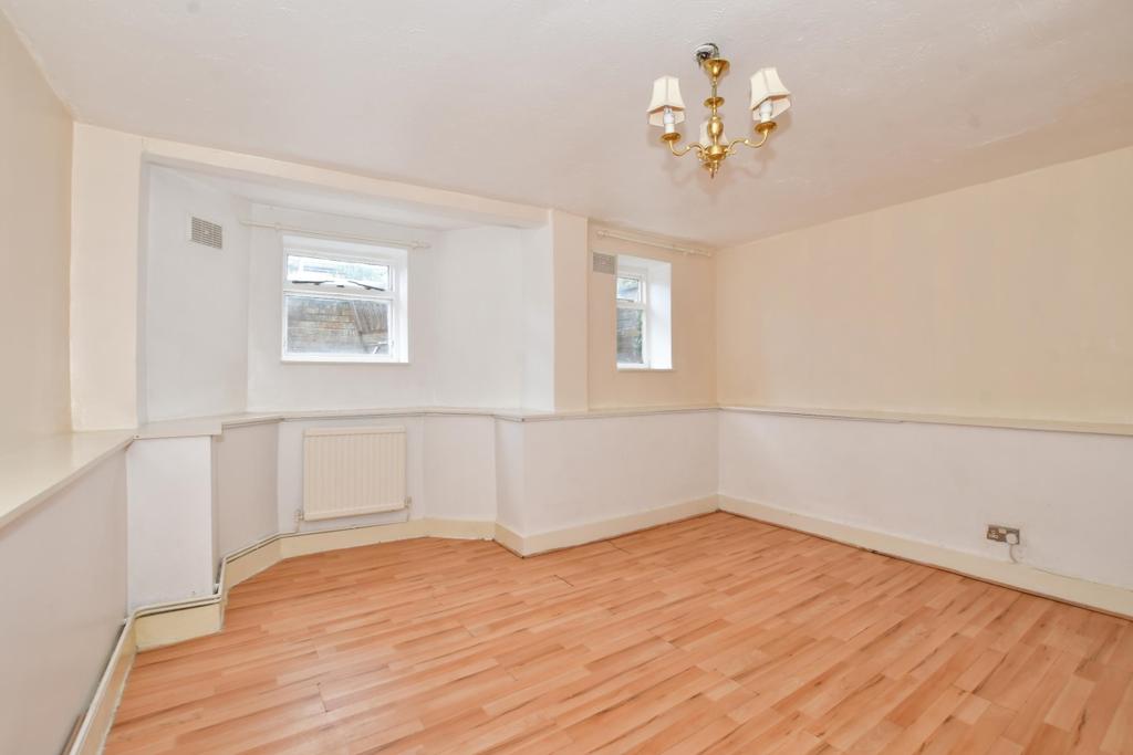 Belmont Road Wallington SM6 1 bed apartment £900 pcm (£208 pw)