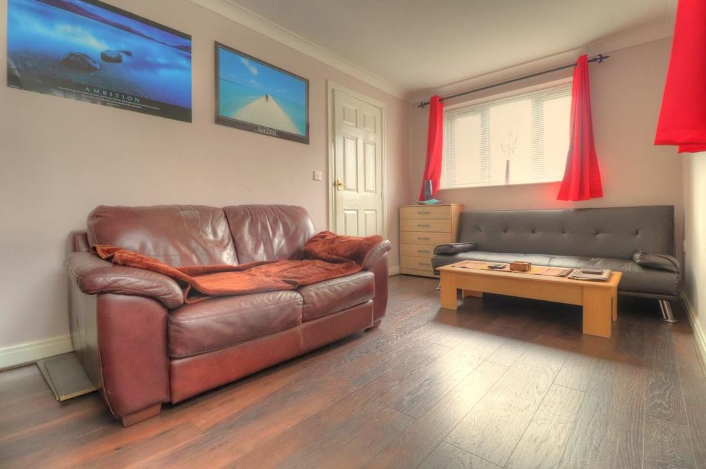 Raymond Drive, Bradford, West... 3 bed detached house £190,000