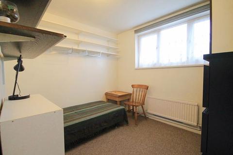 17 Wessex Lane, Greenford, UB6 8XB