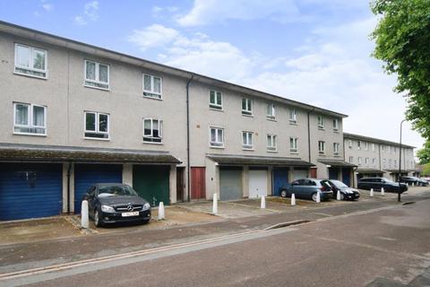 17 Wessex Lane, Greenford, UB6 8XB