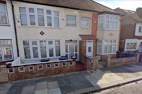 4 bedroom terraced house to rent - Chichester Road, London