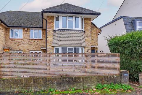 2 bedroom apartment to rent, Lime Grove, New Malden KT3