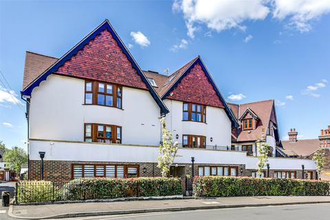 2 bedroom flat for sale - Hoskins Road, Oxted, RH8