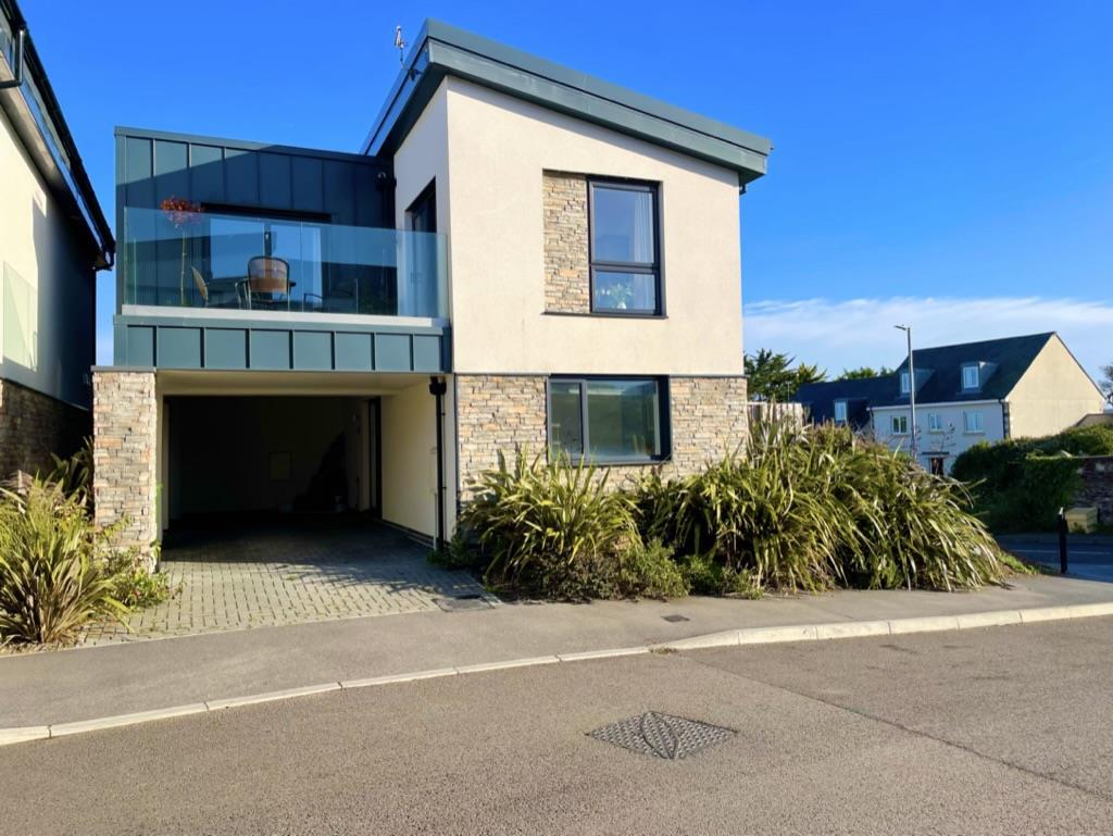 Sea View Crescent, Perranporth 4 bed detached house for sale £650,000