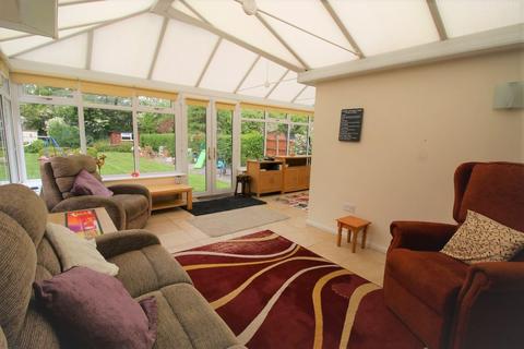 3 bedroom detached bungalow for sale - Church Road, Oxley