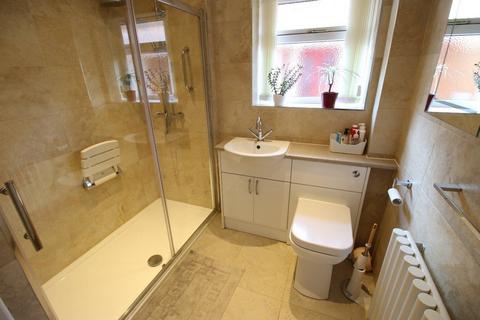 17 Alderdale, Wolverhampton, WV3 9JF