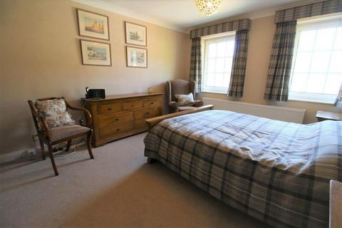17 Alderdale, Wolverhampton, WV3 9JF