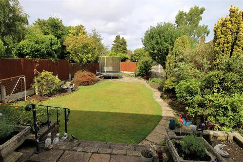 111 Brenton Road, Penn, Wolverhampton, WV4 5NS