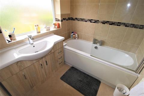 111 Brenton Road, Penn, Wolverhampton, WV4 5NS