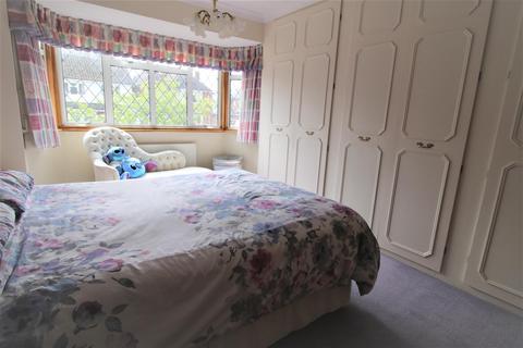 111 Brenton Road, Penn, Wolverhampton, WV4 5NS