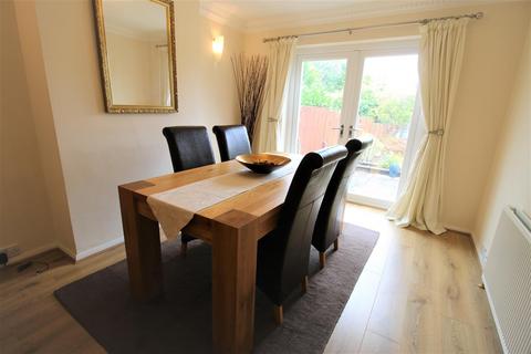 111 Brenton Road, Penn, Wolverhampton, WV4 5NS