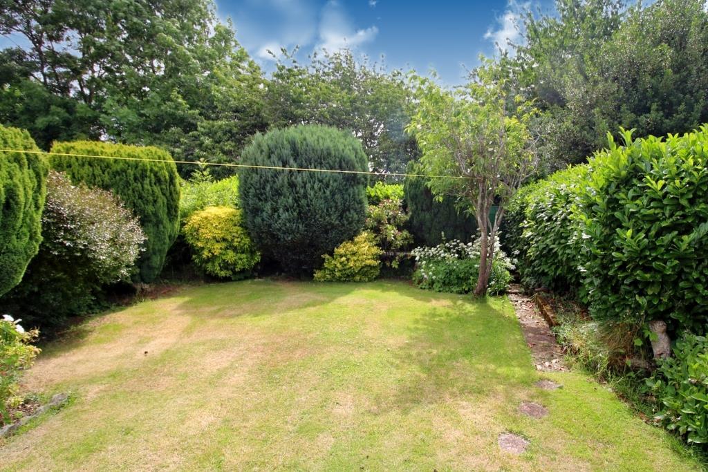 Manor House Park, Codsall 1 bed semidetached bungalow £235,000