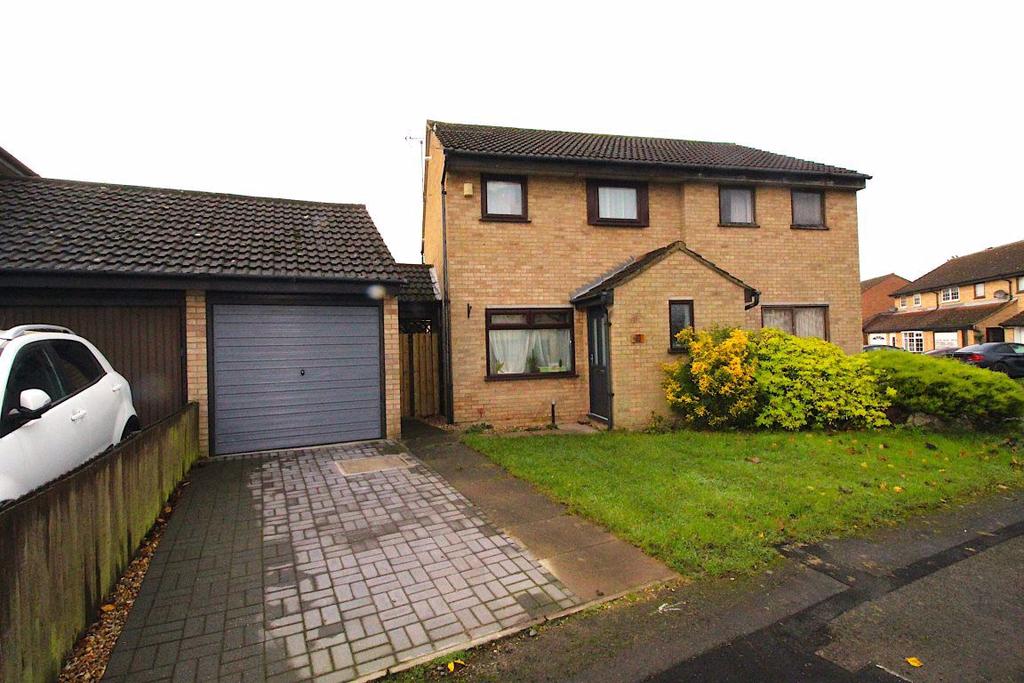 BRACKEN DRIVE 3 bed semidetached house £925 pcm (£213 pw)