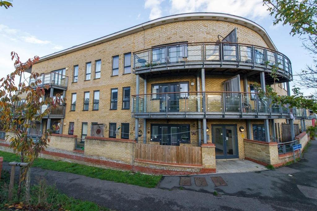 Waterstone Park, Greenhithe 1 bed flat for sale £210,000