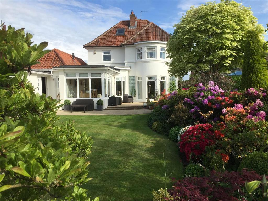 Top Lane, Copmanthorpe, York 5 bed detached house £900,000