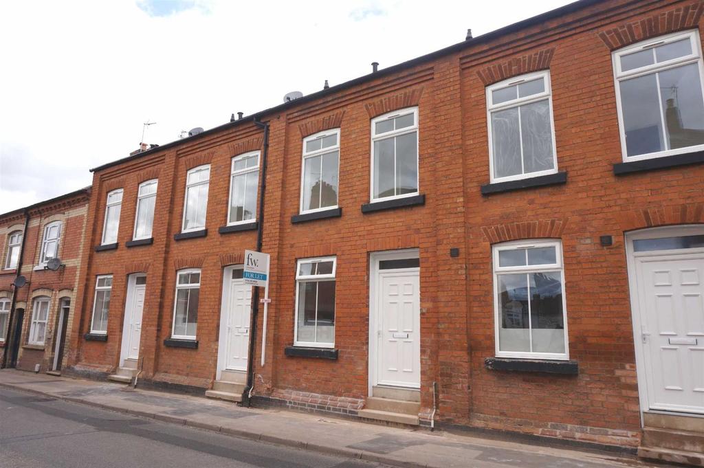 King Street, Enderby 3 bed townhouse £825 pcm (£190 pw)