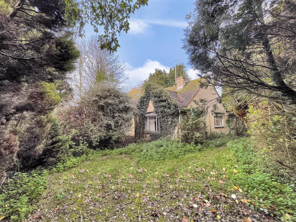 Hilcot End, Ampney Crucis 3 bed bungalow for sale £525,000