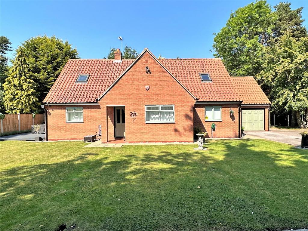 WoodEnd Cottage, Fosse Road, Farndon, Newark 3 bed detached bungalow