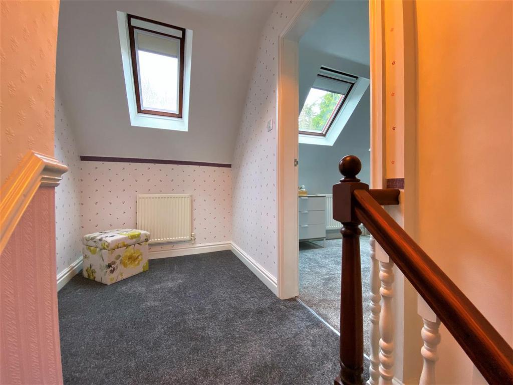 First Floor Landing 471