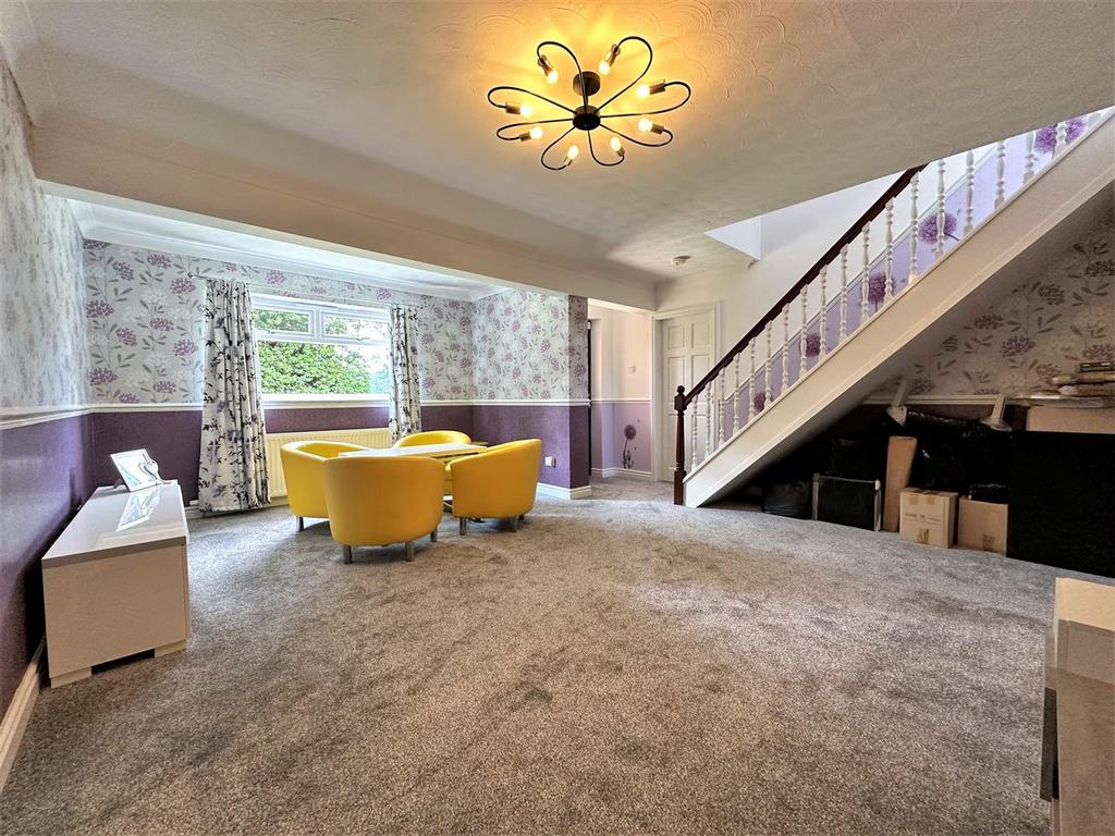 Family Room 471