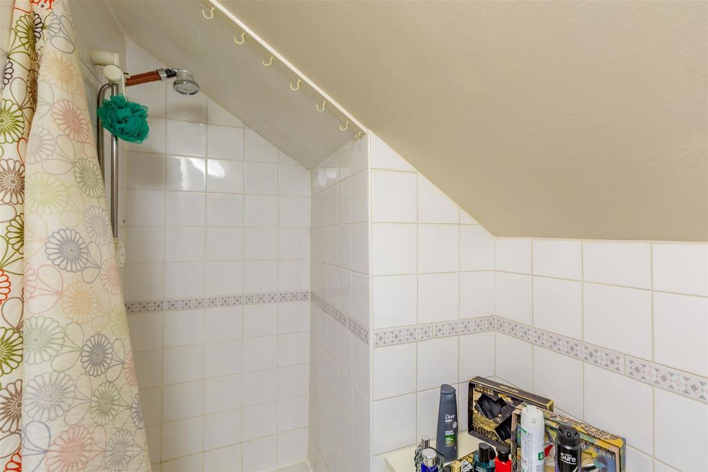 Ensuite 4-HDR copy.jpg