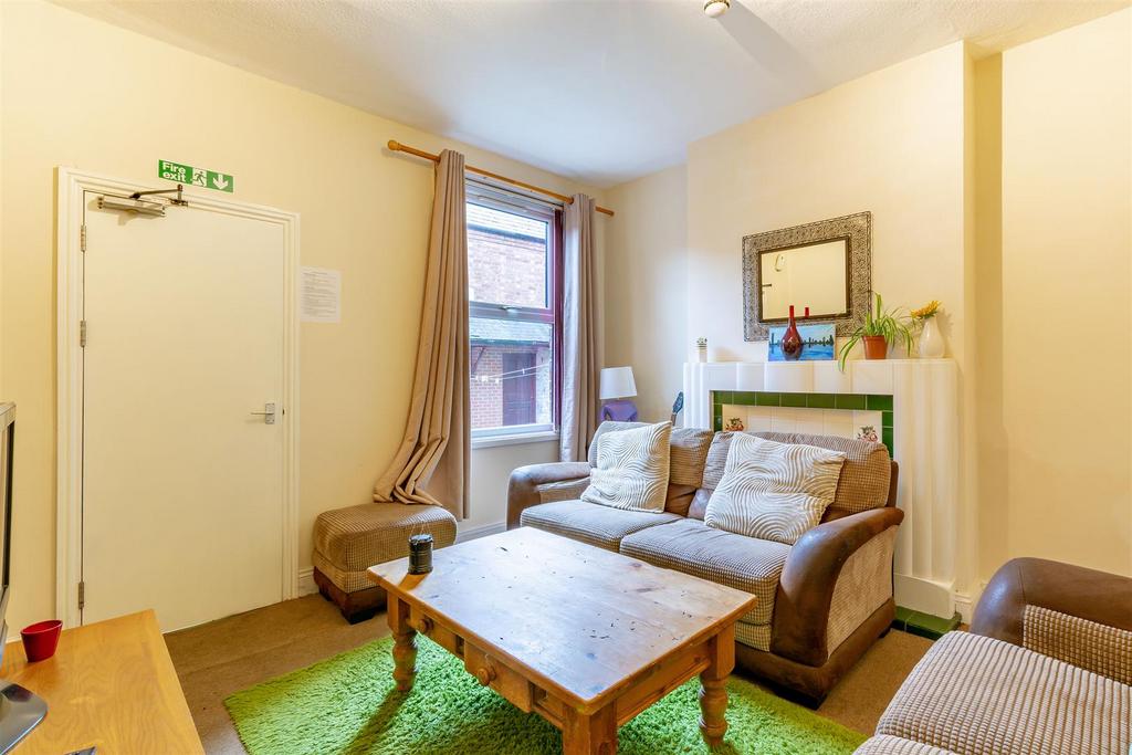 Living Room 4-HDR copy.jpg