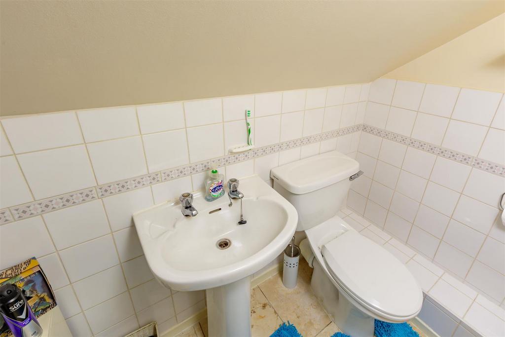 Ensuite 1-HDR copy.jpg
