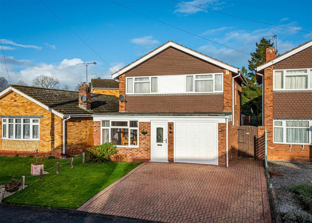 17 Bridge Road, Alveley, Bridgnorth 4 bed detached house for sale £