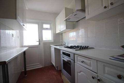 3 bedroom house to rent - Waye Avenue, Hounslow