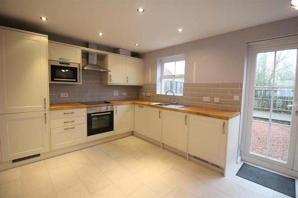 Merrybent Drive, Darlington 4 bed terraced house £995 pcm (£230 pw)
