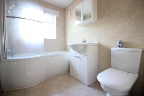 3 bedroom house to rent - Chaucer Avenue, Hounslow