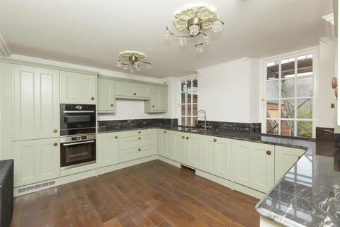 2 bedroom apartment for sale - Tower House, Canterbury Road, Westgate-On-Sea