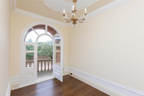 2 bedroom apartment for sale - Tower House, Canterbury Road, Westgate-On-Sea