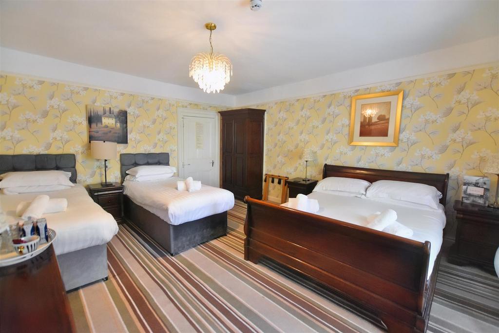 Bed 7..jpg