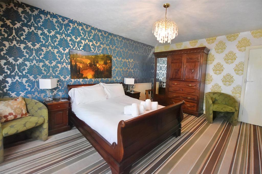 Bed 8...jpg