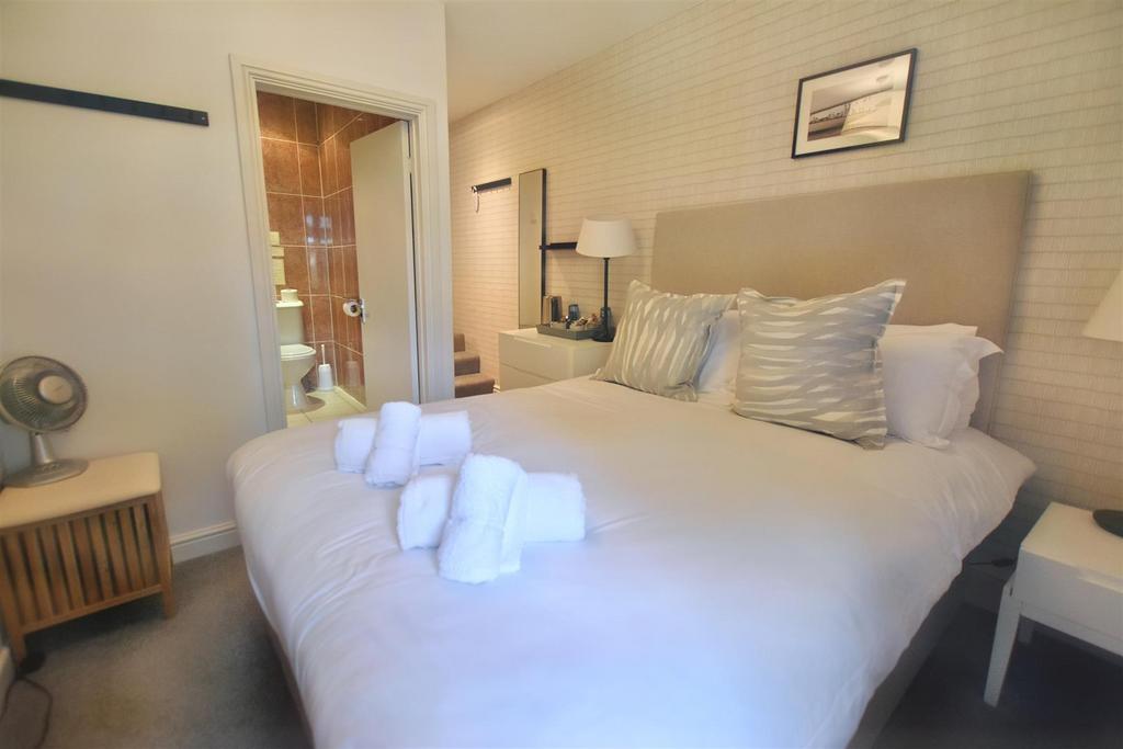 Bed 5..jpg