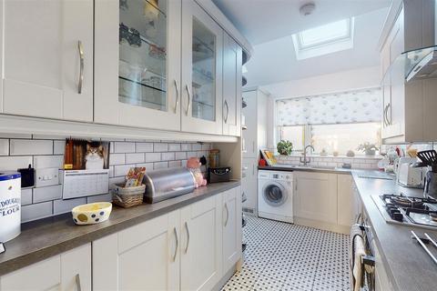 3 bedroom semi-detached house for sale - Woodland Gardens, Isleworth