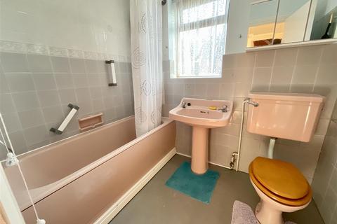 9 The Oval, Scarborough, YO11 3AP