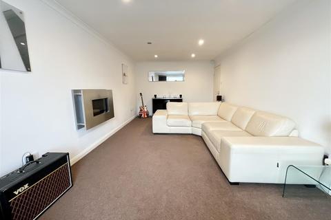 25 Byefield Grove, East Ayton, Scarborough, YO13 9ES