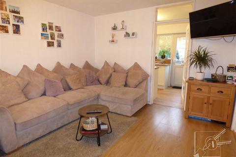 36 Armoury Drive, Gravesend, DA12 1NB
