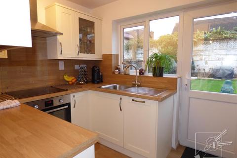 36 Armoury Drive, Gravesend, DA12 1NB