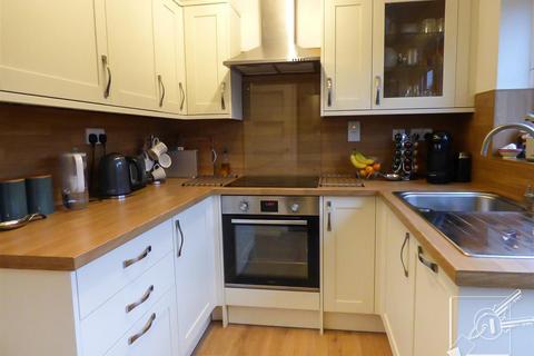 36 Armoury Drive, Gravesend, DA12 1NB