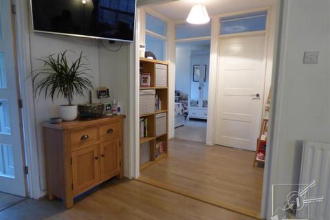 36 Armoury Drive, Gravesend, DA12 1NB