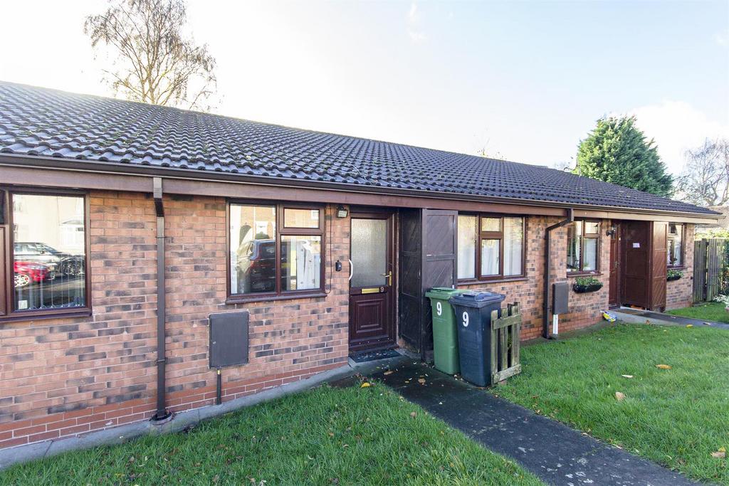 Meakin Street, Hasland, Chesterfield 2 bed semidetached bungalow for